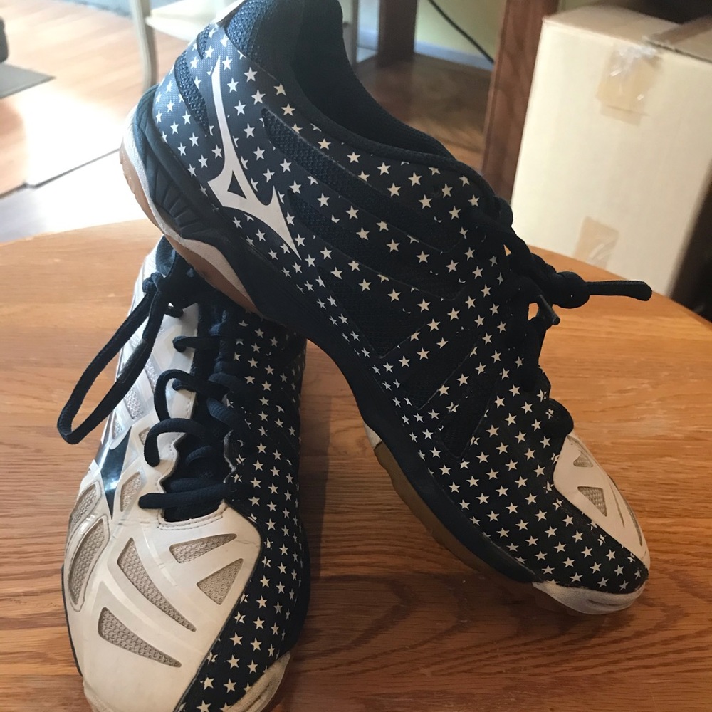 Mizuno Women’s Stars Stripes Volleyball Shoes 9.5M Vintage USA